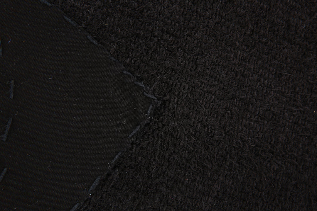 medium old black - 111A